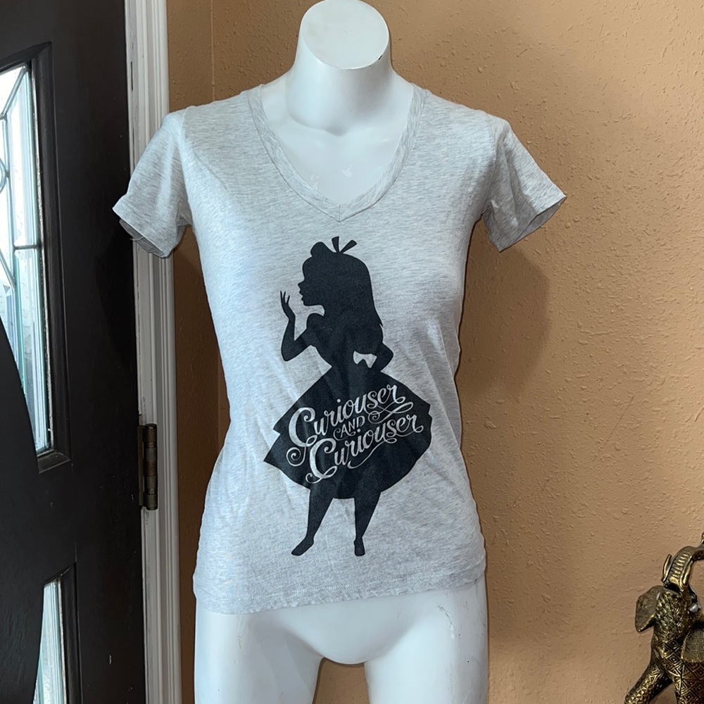 Disney Alice In Wonderland gray short sleeve T-shirt